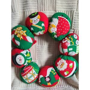 Vintage Stuffed Fabric Christmas wreath 70s holiday